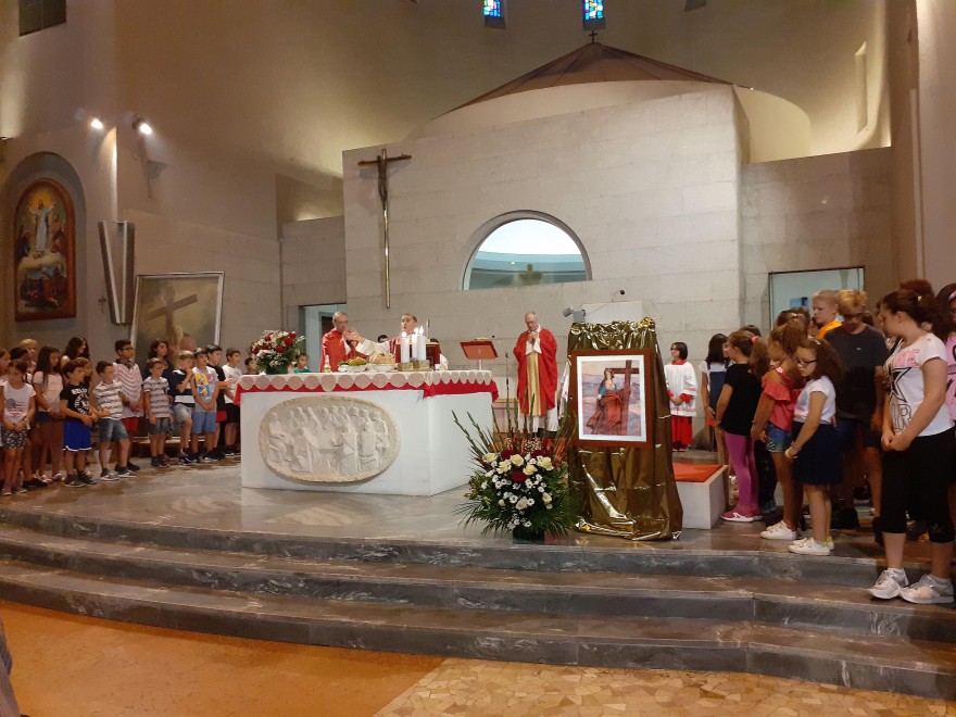 L'acquatinta di Sant'Elena esposta nella celebrazione del Vescovo Delpini (2019)